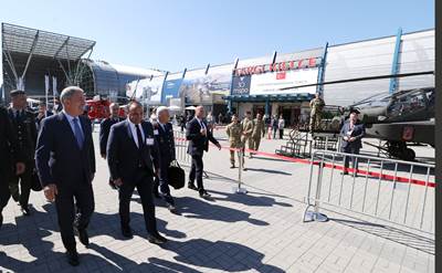 Millî Savunma Bakanı Hulusi Akar, “MSPO Uluslararası Savunma Sanayi Fuarı”nı Ziyaret Eden Polonya Cumhurbaşkanı Andrzej Duda’ya Eşlik Etti