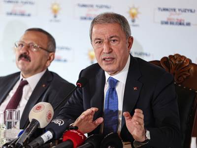 Millî Savunma Bakanı Hulusi Akar’dan Yunanistan’a: “Güvendiğiniz Dağlara Karlar Yağmadan Aklınızı Başınıza Alın, Ayaklarınız Yere Bassın!”