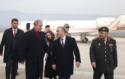 Millî Savunma Bakanı Hulusi Akar’dan Yunanistan’a: “Güvendiğiniz Dağlara Karlar Yağmadan Aklınızı Başınıza Alın, Ayaklarınız Yere Bassın!”