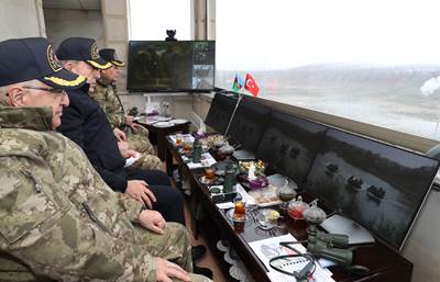 Millî Savunma Bakanı Hulusi Akar ve Azerbaycan Savunma Bakanı Org. Zakir Hasanov, “Kardeş Yumruğu” Tatbikatı’nın Seçkin Gözlemci Günü’ne Katıldı