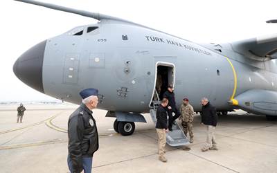 Mehmetçik Deprem Bölgesinde Vatandaşlarımızın Yardımına Koşmaya Devam Ediyor