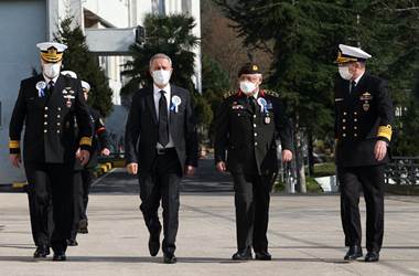 Millî Savunma Bakanı Hulusi Akar, SAT ve SAS Özel İhtisas Kursları Diploma Töreni’ne Katıldı
