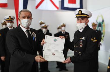 Millî Savunma Bakanı Hulusi Akar, SAT ve SAS Özel İhtisas Kursları Diploma Töreni’ne Katıldı
