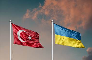 Millî Savunma Bakanı Hulusi Akar, Ukrayna Savunma Bakanı Oleksii Reznikov ile Görüştü
