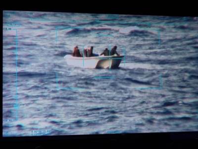 TCG GÖKÇEADA Fırkateynimiz, Libya Açıklarında Yarı Baygın Hâldeki Bangladeşli Göçmenleri Kurtardı