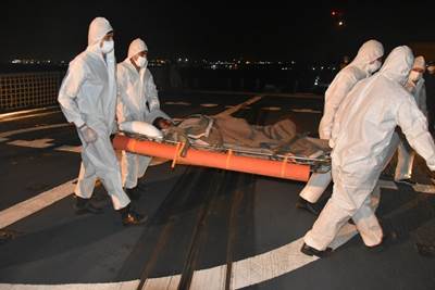TCG GÖKÇEADA Fırkateynimiz, Libya Açıklarında Yarı Baygın Hâldeki Bangladeşli Göçmenleri Kurtardı