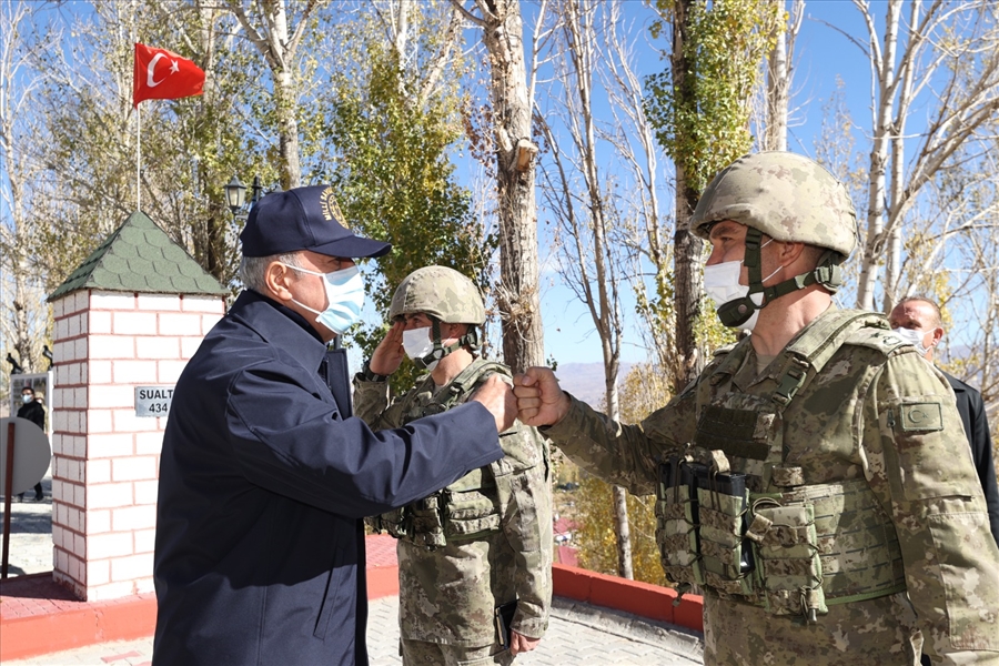 Millî Savunma Bakanı Hulusi Akar, Sancak Tevdi Töreni’nde Konuştu