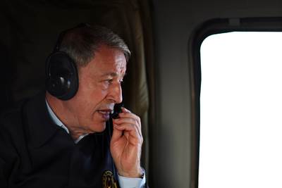 Millî Savunma Bakanı Hulusi Akar ve Beraberindeki TSK Komuta Kademesi Süleyman Şah Türbesi’ni Ziyaret Etti