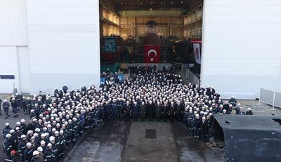Millî Savunma Bakanı Hulusi Akar, Gölcük Tersanesi Komutanlığında İşçilerle Bir Araya Geldi