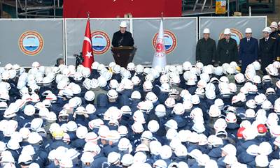 Millî Savunma Bakanı Hulusi Akar, Gölcük Tersanesi Komutanlığında İşçilerle Bir Araya Geldi