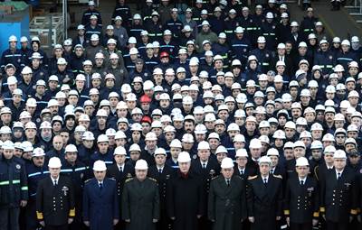 Millî Savunma Bakanı Hulusi Akar, Gölcük Tersanesi Komutanlığında İşçilerle Bir Araya Geldi