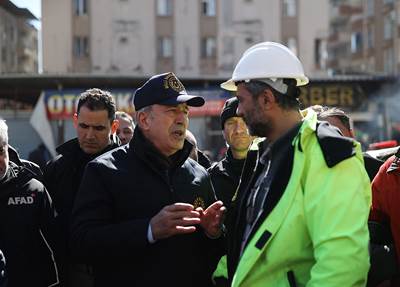 Millî Savunma Bakanı Hulusi Akar ile Sağlık Bakanı Fahrettin Koca Hatay Kırıkhan’da İncelemelerde Bulundu