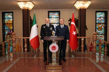 Millî Savunma Bakanı Hulusi Akar, İtalya Genelkurmay Başkanı Ora. Giuseppe Cavo Dragone’u Kabul Etti 