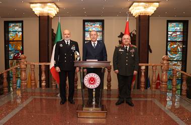 Millî Savunma Bakanı Hulusi Akar, İtalya Genelkurmay Başkanı Ora. Giuseppe Cavo Dragone’u Kabul Etti 
